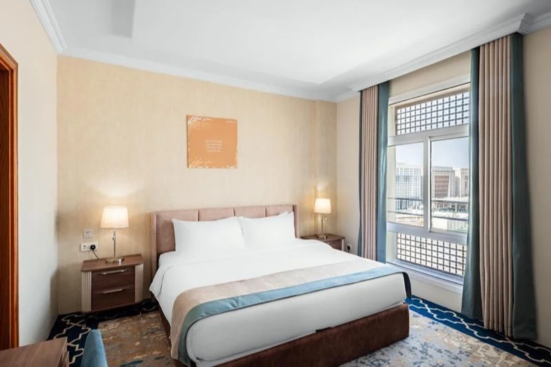 Zimmer im Tulip Inn Al Dar mit Blick Richtung Haram